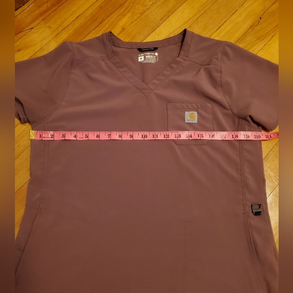 Carhartt Force Cross-flex Modern Fit Scrub top. Plum color. Women size M. - Picture 11 of 14